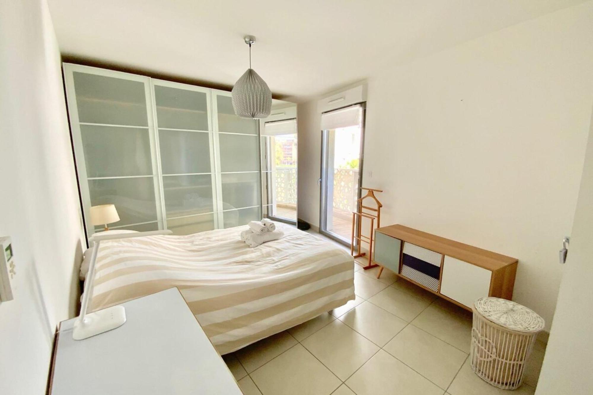 Le Sublime- Vue Climatisation Et Parking ! Apartment Монпелие Екстериор снимка